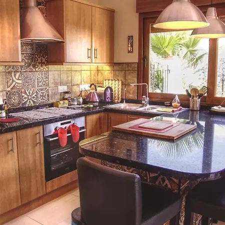 Exceptional Costa Del Sol El Espuela For 8 Heated Pool Amazing Views & Quality *