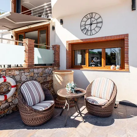 Exceptional Costa Del Sol El Espuela For 8 Heated Pool Amazing Views & Quality *